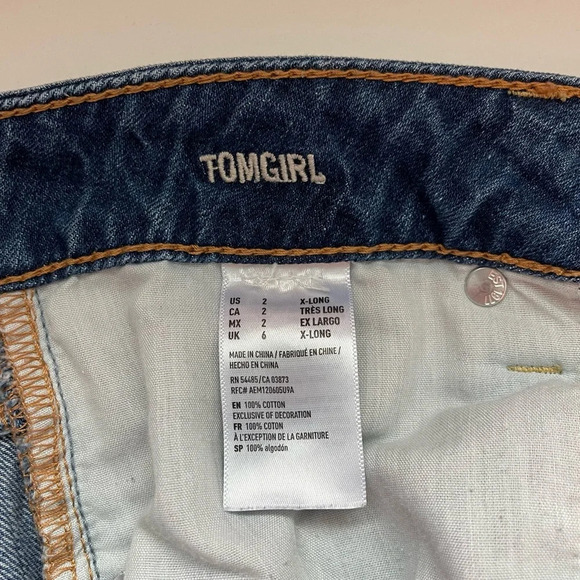 American Eagle Medium Wash Button Fly Destructed Tomgirl Jeans 2 X-long Women’s - Picture 12 of 13